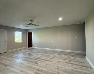 4406 Mallard Drive - Photo Thumbnail 4