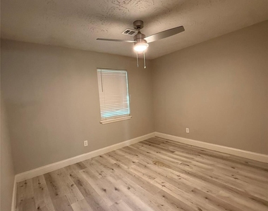 4406 Mallard Drive - Photo Thumbnail 13