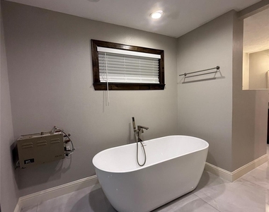 4406 Mallard Drive - Photo Thumbnail 6