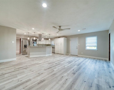 4406 Mallard Drive - Photo Thumbnail 3