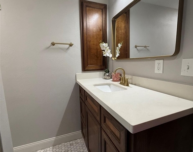 4406 Mallard Drive - Photo Thumbnail 12