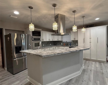 4406 Mallard Drive - Photo Thumbnail 2