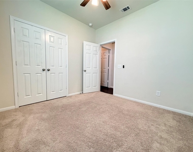 10233 Cleartide Lane - Photo Thumbnail 11