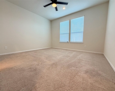 10233 Cleartide Lane - Photo Thumbnail 6