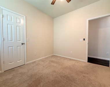 10233 Cleartide Lane - Photo Thumbnail 14