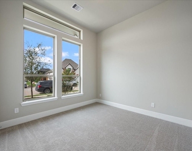 7523 Mariposa Way - Photo Thumbnail 5