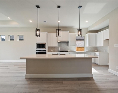 7523 Mariposa Way - Photo Thumbnail 15