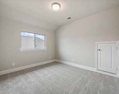 7523 Mariposa Way - Photo Thumbnail 31