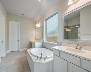 7523 Mariposa Way - Photo Thumbnail 22