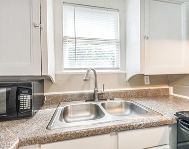 216 Redan Street - Photo Thumbnail 15