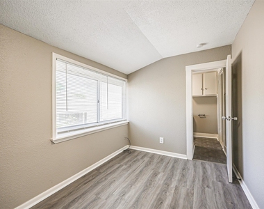 216 Redan Street - Photo Thumbnail 18