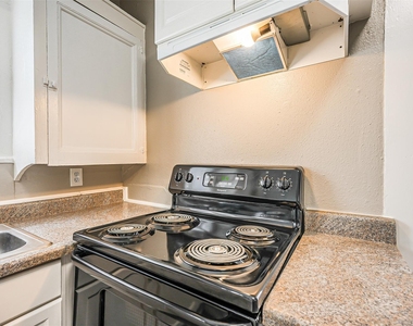 216 Redan Street - Photo Thumbnail 14
