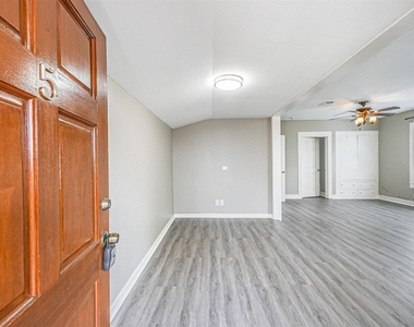 216 Redan Street - Photo Thumbnail 5