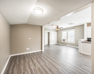 216 Redan Street - Photo Thumbnail 6