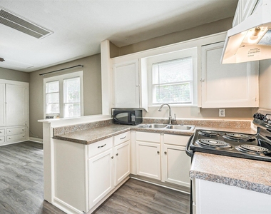 216 Redan Street - Photo Thumbnail 13