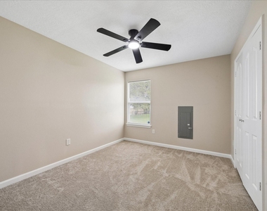 2617 29th Avenue N - Photo Thumbnail 7