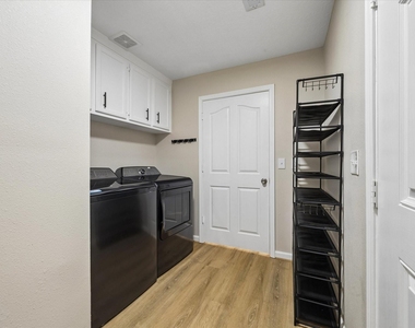 2617 29th Avenue N - Photo Thumbnail 12
