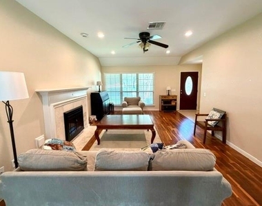 3214 Lakefield Way - Photo Thumbnail 5