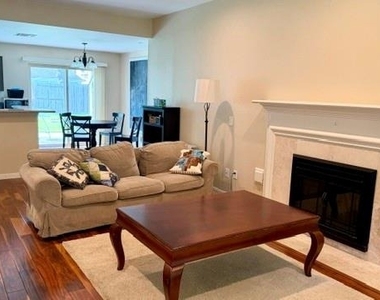 3214 Lakefield Way - Photo Thumbnail 4