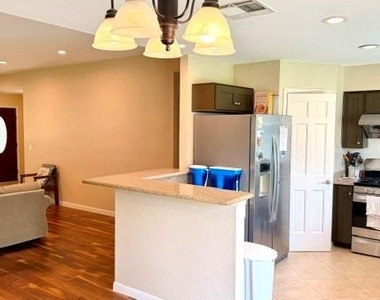 3214 Lakefield Way - Photo Thumbnail 8