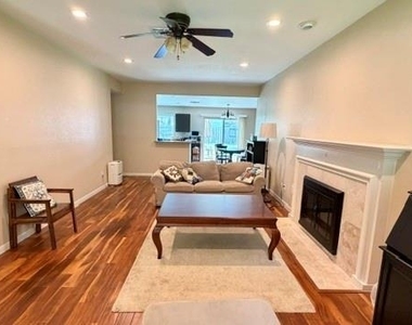 3214 Lakefield Way - Photo Thumbnail 3