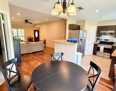 3214 Lakefield Way - Photo Thumbnail 7