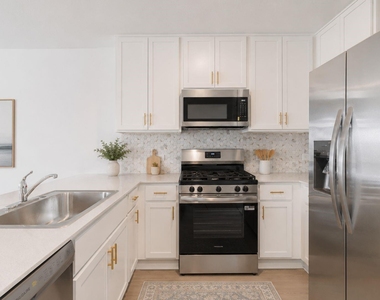 3143 Savannah Rose Drive - Photo Thumbnail 4