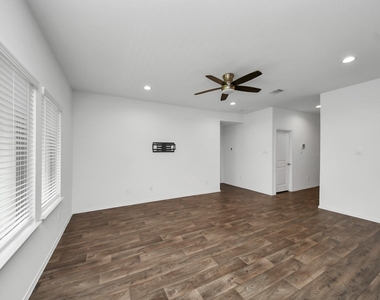 21314 Sleepy Willow Street - Photo Thumbnail 13