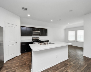21314 Sleepy Willow Street - Photo Thumbnail 7