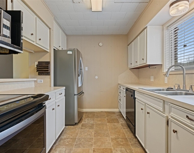 3808 Avenue O - Photo Thumbnail 18