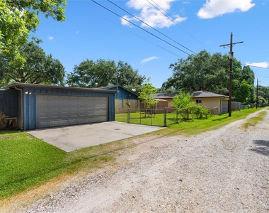 3808 Avenue O - Photo Thumbnail 34