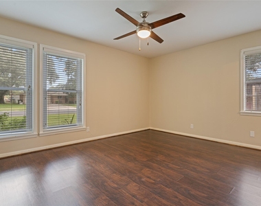 3808 Avenue O - Photo Thumbnail 22