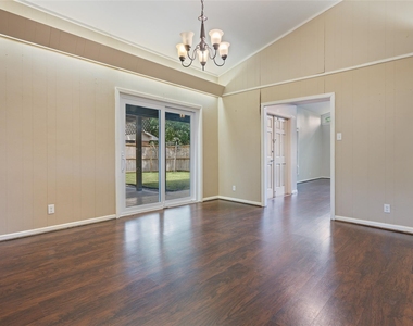 3808 Avenue O - Photo Thumbnail 16