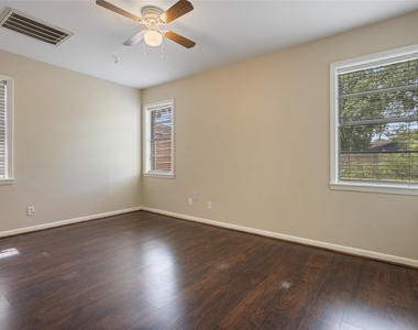 3808 Avenue O - Photo Thumbnail 28