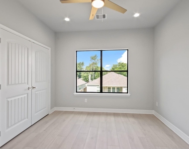 5415 Bacher Street - Photo Thumbnail 10