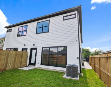 5415 Bacher Street - Photo Thumbnail 2