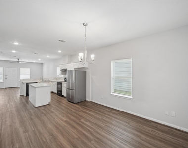 9018 Everglade Drive - Photo Thumbnail 8