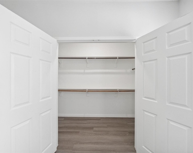 9018 Everglade Drive - Photo Thumbnail 16