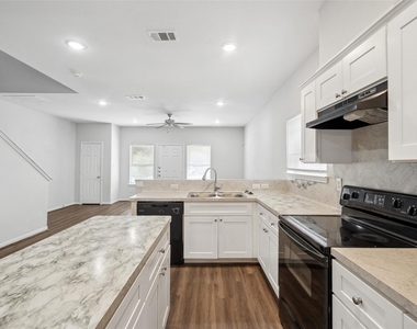 9018 Everglade Drive - Photo Thumbnail 10