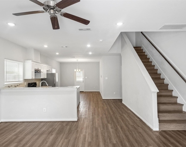 9018 Everglade Drive - Photo Thumbnail 3