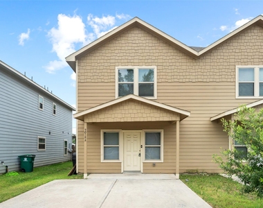 9018 Everglade Drive - Photo Thumbnail 1