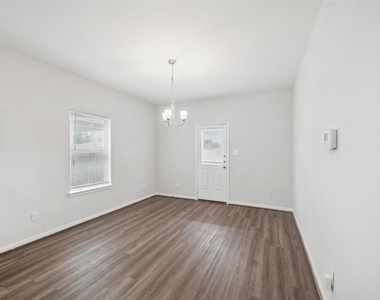 9018 Everglade Drive - Photo Thumbnail 7