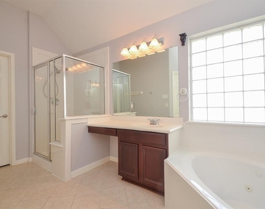 6726 Oakman - Photo Thumbnail 23