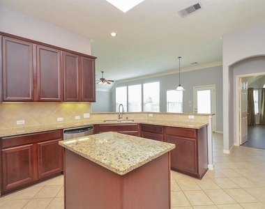 6726 Oakman - Photo Thumbnail 12