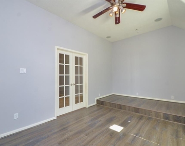 6726 Oakman - Photo Thumbnail 10