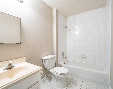 14250 Andrea Way Lane - Photo Thumbnail 18