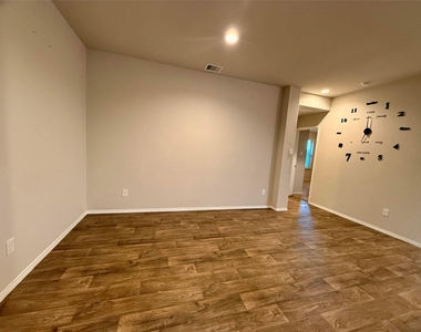 846 Autumn Flats Way - Photo Thumbnail 14