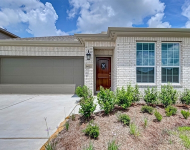 8022 Pinebrook Arbor Court - Photo Thumbnail 3