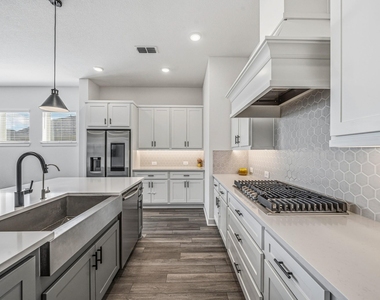 7415 Denali Drive - Photo Thumbnail 13