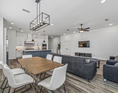 7415 Denali Drive - Photo Thumbnail 14